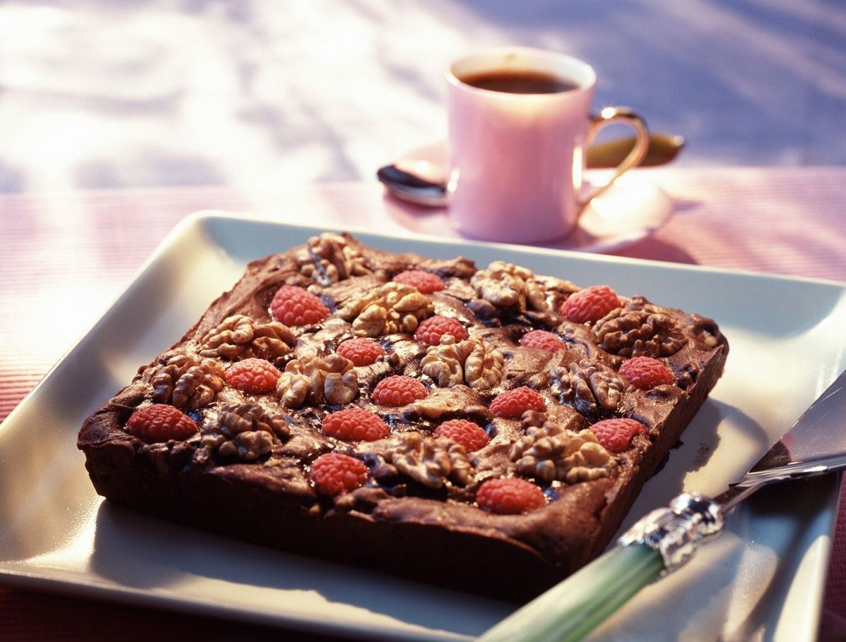 Enie backt: Rezept-Bild Brownies mit Himbeeren