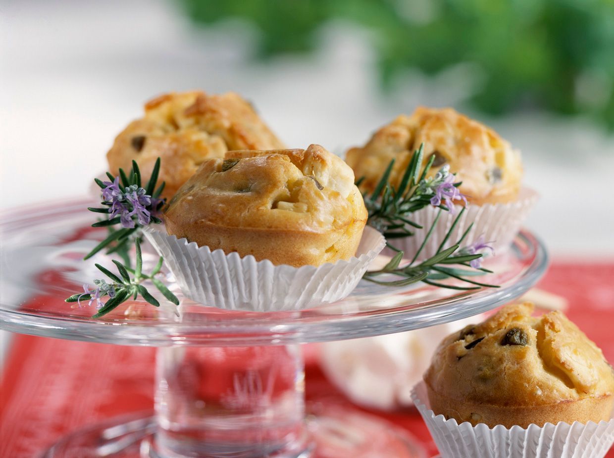 Muffins mit Oliven und Feta